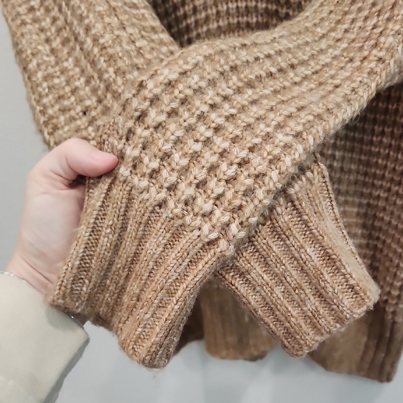 American Eagle Oversized Brown V-Neck Sweater - Picture 4 of 6